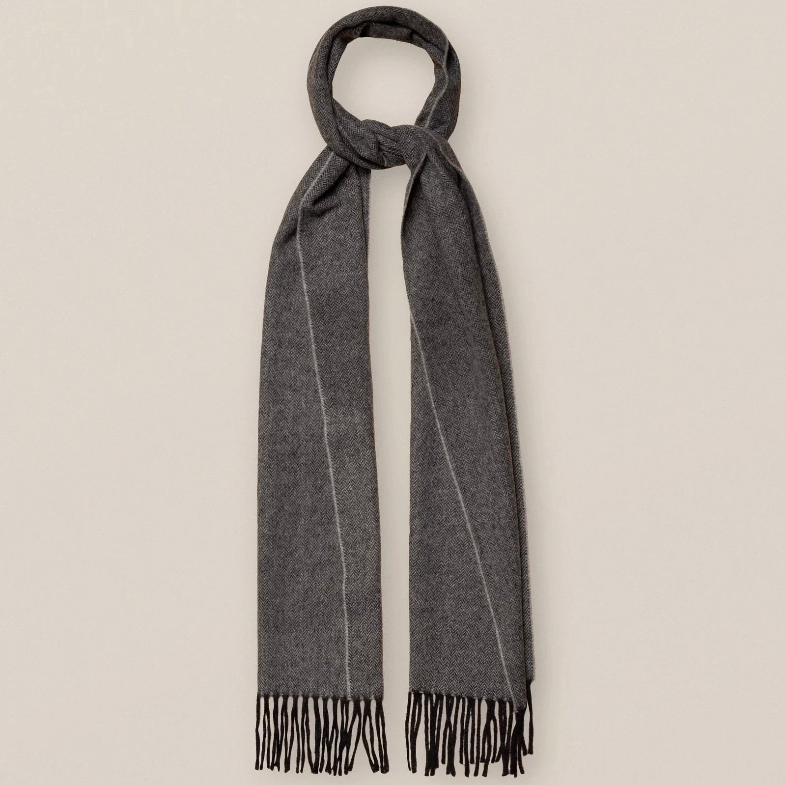 Gray Herringbone Wool Scarf – La Griffe Ausoni Montreux SA